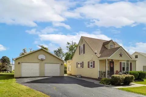 1012 Avery Ave, Dixon, IL 61021 photo 2