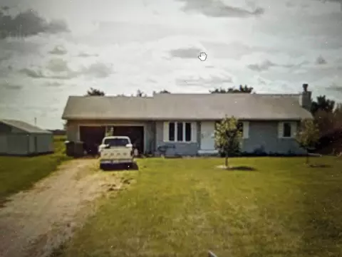 8984 Oliver Rd, Winnebago, IL 61088