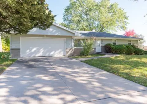 2444 Mariposa Dr, Rockford, IL 61108