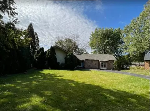 5721 Chadbourne Cir, Rockford, IL 61114