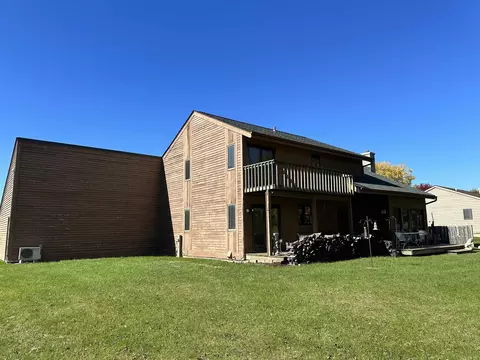9547 Brenda Dr, Roscoe, IL 61073 photo 5