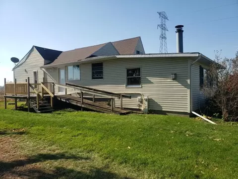 603 E Currier Rd, Freeport, IL 61032 photo 5