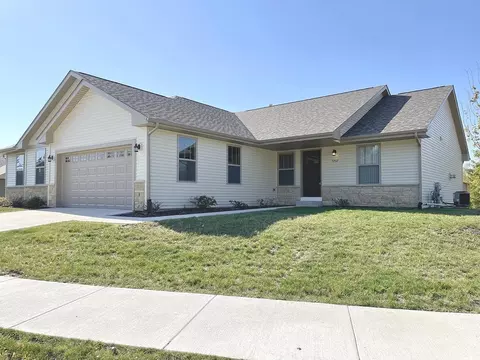 5707 Jackies Dr, Loves Park, IL 61111