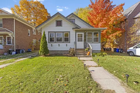 1914 Douglas St, Rockford, IL 61103