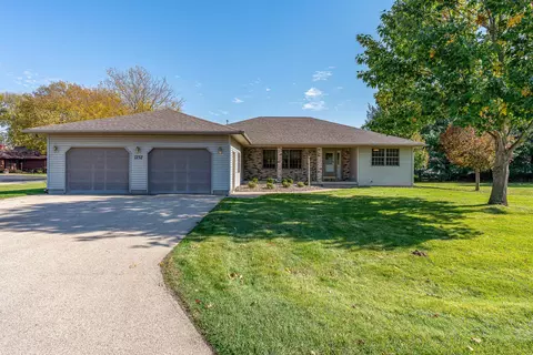 1752 Schade, Thomson, IL 61285