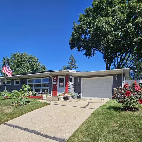 3234 Dartmouth Dr, Rockford, IL 61108