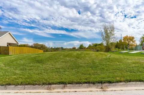 311 Verona Dr, Rockford, IL 61107