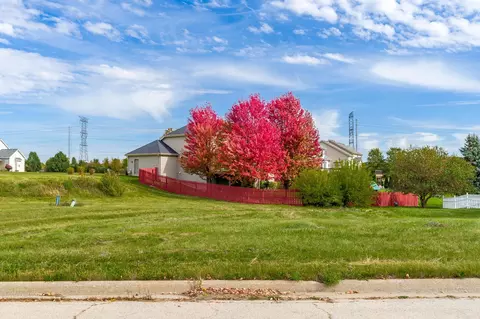 535 Cross Plains Rd, Rockford, IL 61107
