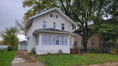 2207 10th St, Rockford, IL 61104