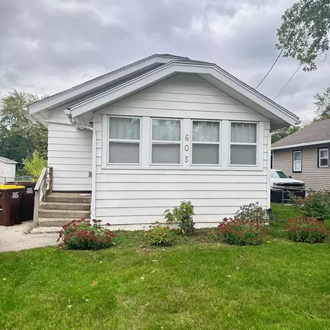 605 Lawn Dr, Loves Park, IL 61111