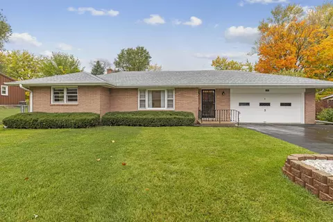 5260 Crestdale Dr, Rockford, IL 61114