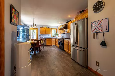 1247 S Walnut Ave, Freeport, IL 61032 photo 9