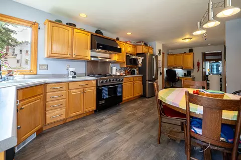 1247 S Walnut Ave, Freeport, IL 61032 photo 7