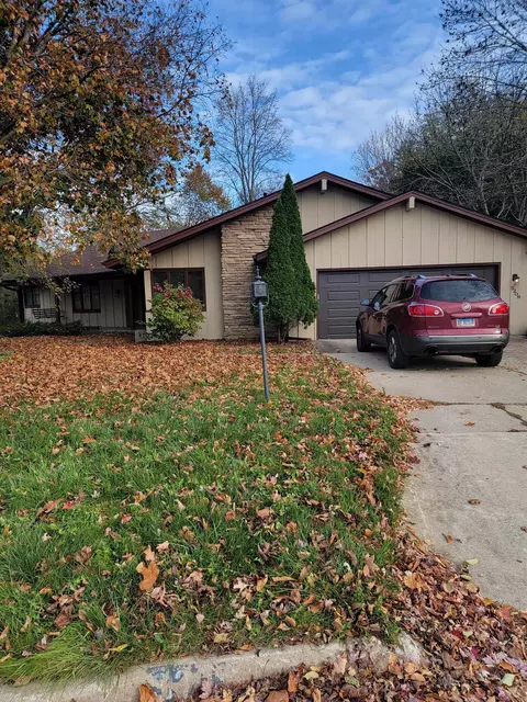 3209 Sage Dr, Rockford, IL 61114