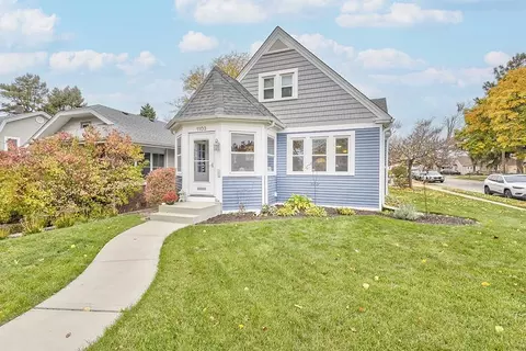 1103 20th St, Rockford, IL 61104