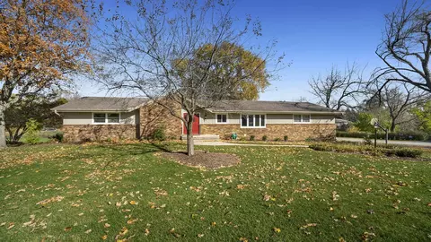 1590 Valencia Dr, Rockford, IL 61108