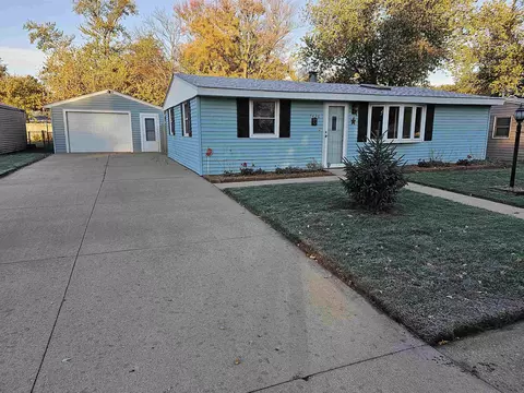 7426 Cadet Rd, Machesney Park, IL 61115