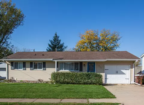 213 Jule Ave, East Dubuque, IL 61025