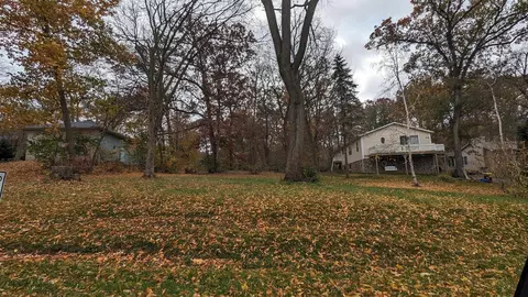 574 Baintree Rd, Lake Summerset, IL 61019