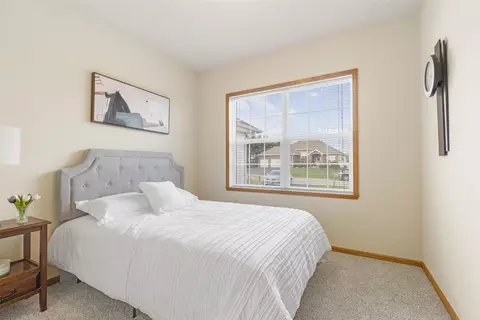 10263 Hawks Pointe Trl, Roscoe, IL 61073 photo 4
