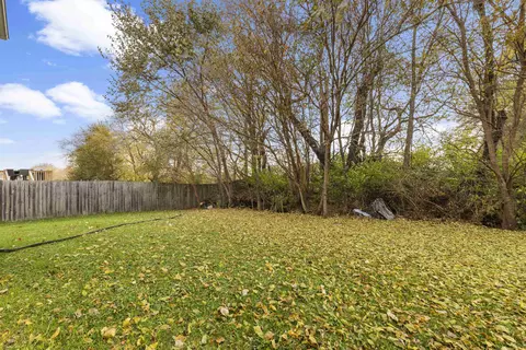 10263 Hawks Pointe Trl, Roscoe, IL 61073 photo 17