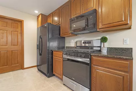 10263 Hawks Pointe Trl, Roscoe, IL 61073 photo 14