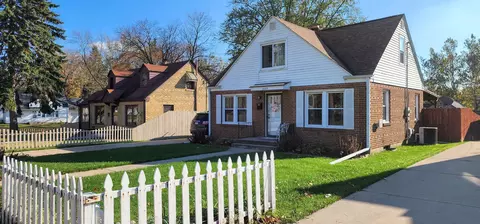 3447 Broadway, Rockford, IL 61108