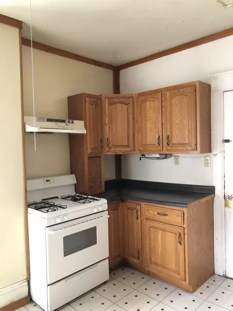 Kitchen - 215 E Jefferson, Freeport, IL 61032 photo 2 of 2