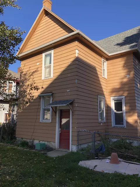 Exterior - 215 E Jefferson, Freeport, IL 61032 photo 5 of 7