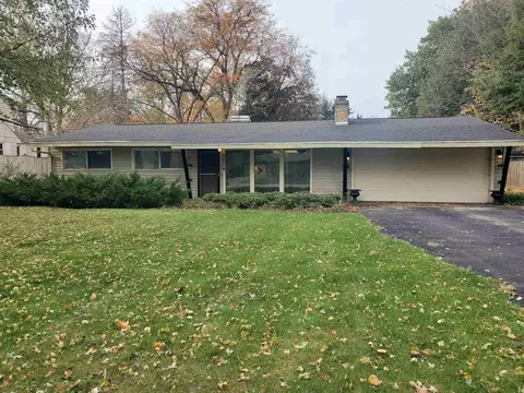 3214 Louise St, Rockford, IL 61103