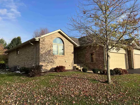 12063 Summit Ct, Rockton, IL 61072