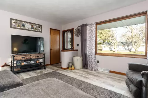 413 W Davis Dr, Leaf River, IL 61047 photo 15