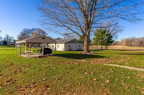 413 W Davis Dr, Leaf River, IL 61047 photo 7