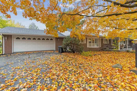 2111 Sandy Hollow Rd, Rockford, IL 61109