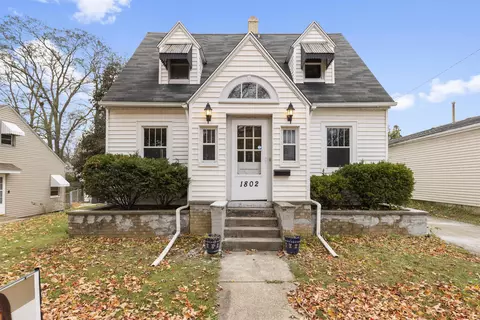 1802 23rd St, Rockford, IL 61108