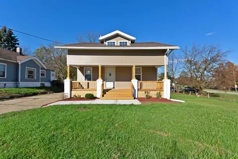 2707 School St, Rockford, IL 61101