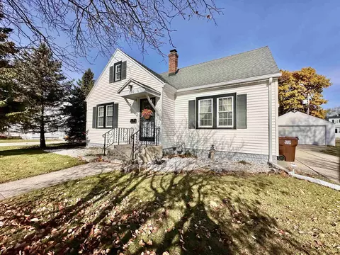 520 Parkway, Loves Park, IL 61111