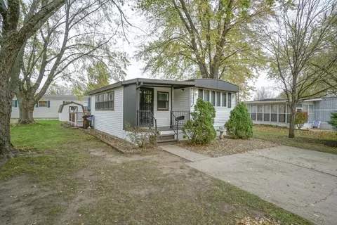 400 Greenview Rd, Belvidere, IL 61008
