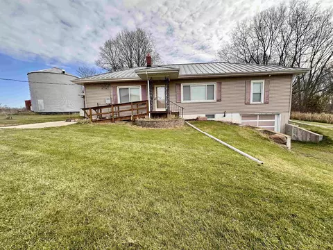 733 N Rock City Rd, Ridott, IL 61067