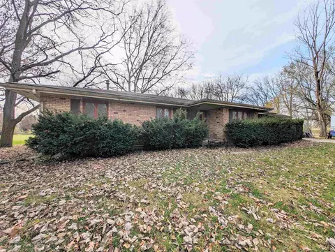 8182 Century Ct, Winnebago, IL 61088