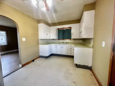 410 E Second St, Chadwick, IL 61014 photo 8