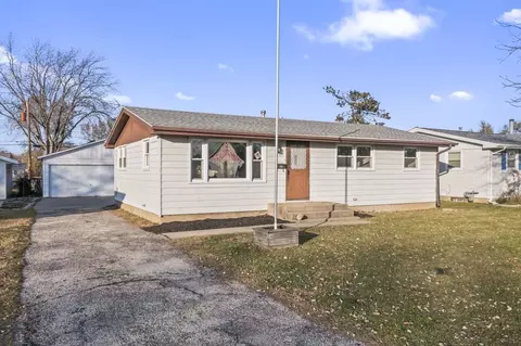 1022 Anna Ave, Machesney Park, IL 61115