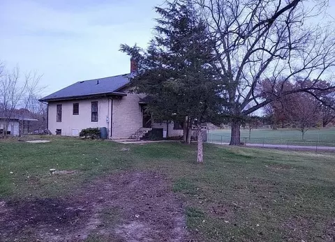 223 S Memorial Ave, Rockford, IL 61102