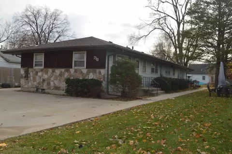 713 Wood Ave, Machesney Park, IL 61115