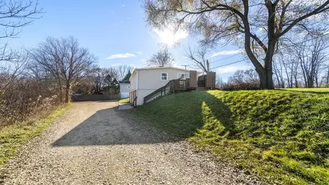 3702 Genoa Rd, Cherry Valley, IL 61016 photo 4