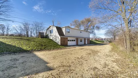 3702 Genoa Rd, Cherry Valley, IL 61016 photo 3