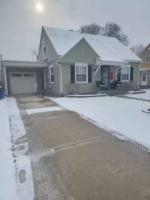 2216 Lawndale Ave, Rockford, IL 61103