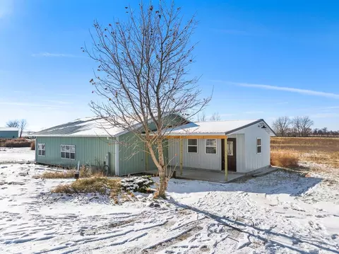 31535 Ault Rd, Kirkland, IL 60146