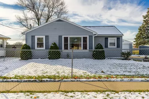 809 Copper Dr, Machesney Park, IL 61115