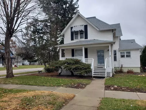 702 Lafayette Ave, Rockford, IL 61107